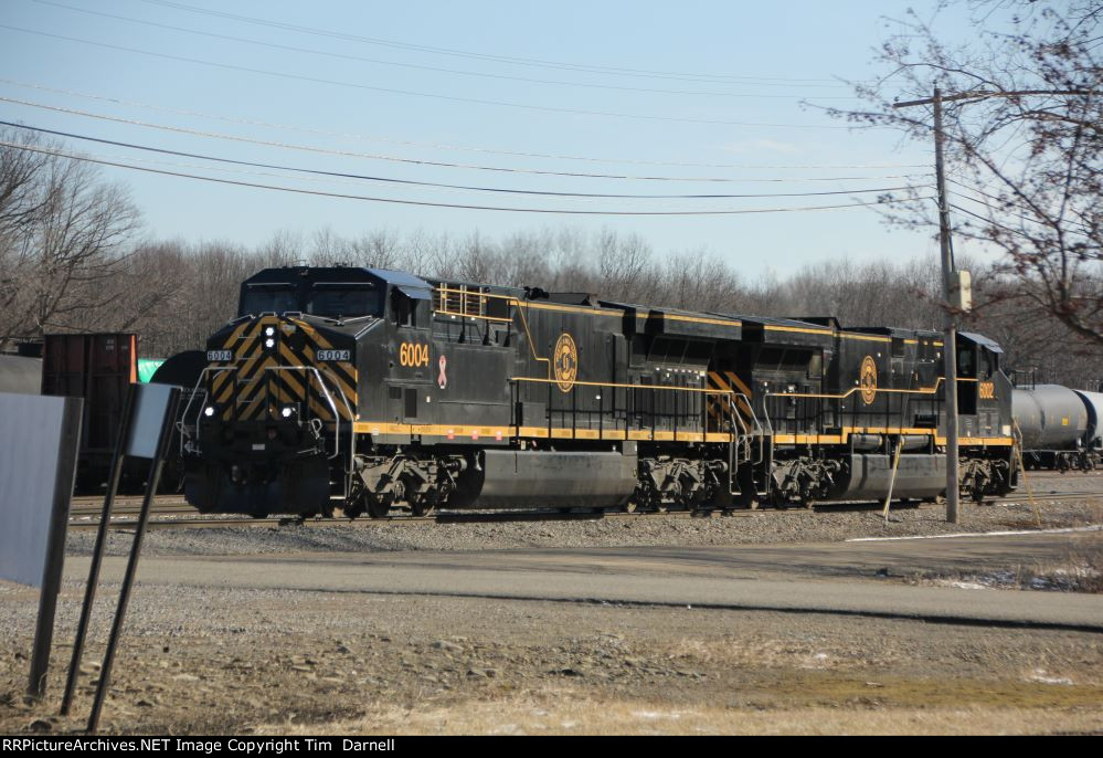 WNYP 6004, 6002 backing to their train